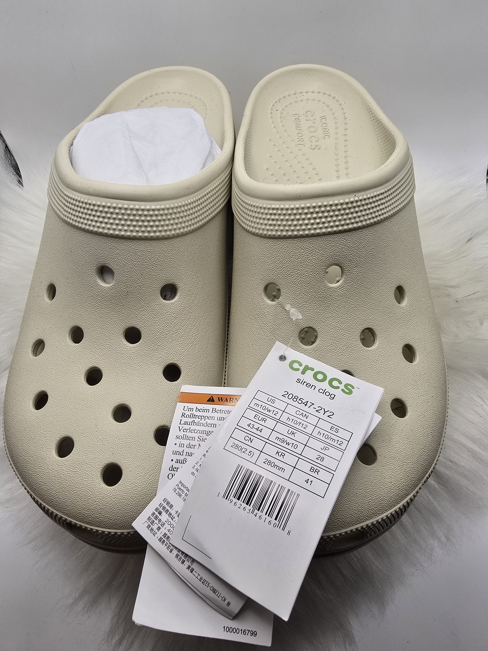 Crocs Classic Clog in Sea Salt